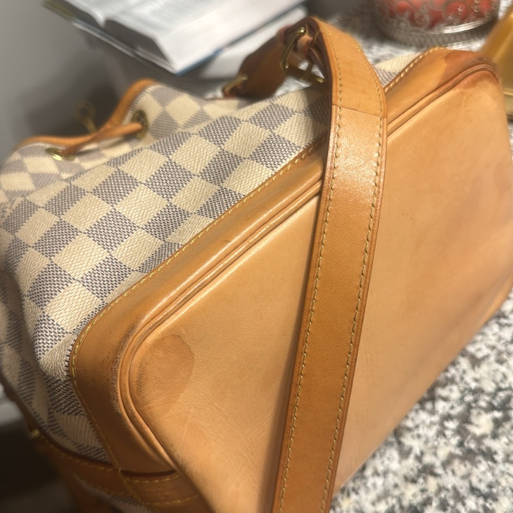 LV bucket bag - Picture 4 of 8